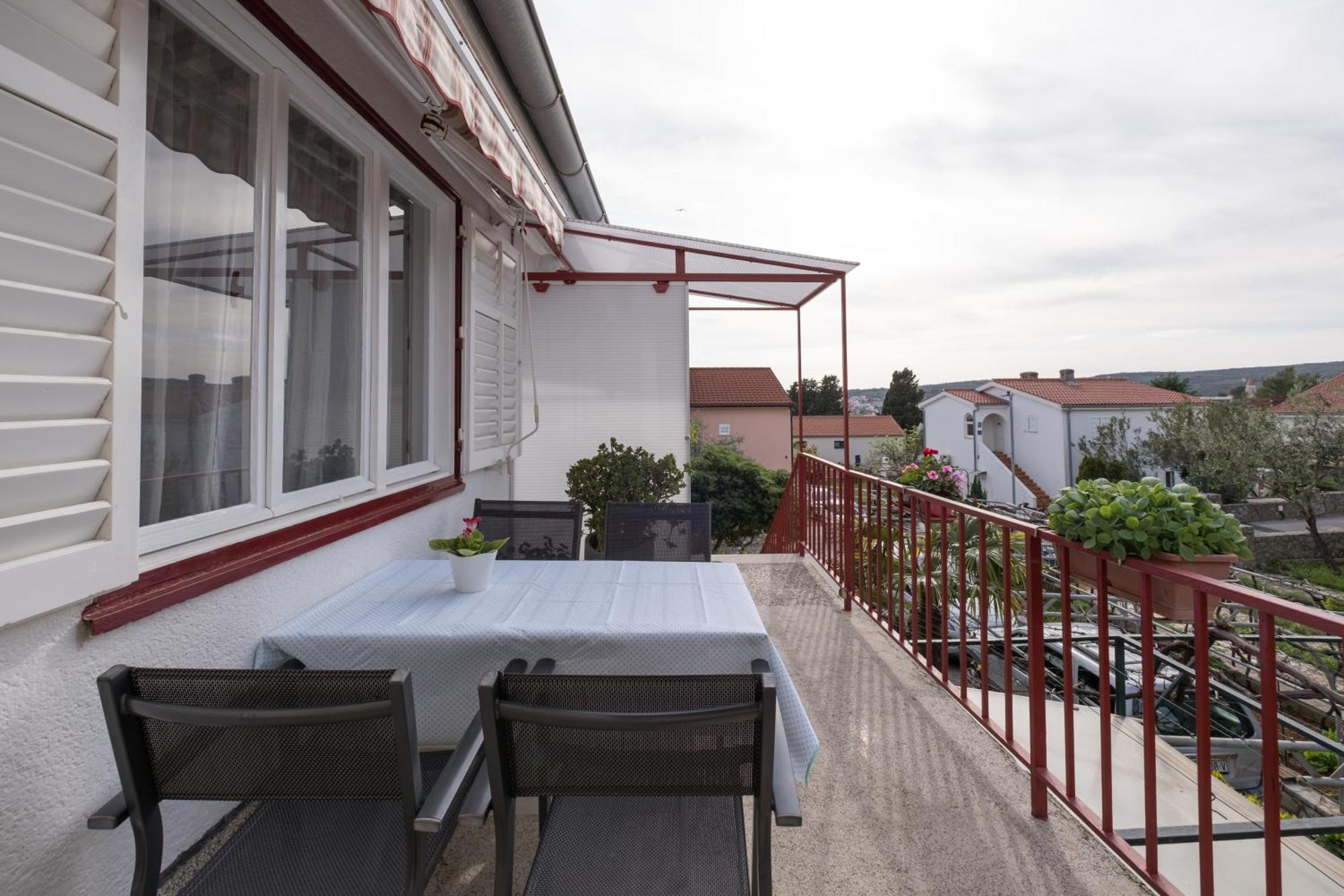 Apartments Lovorik Кърк Екстериор снимка